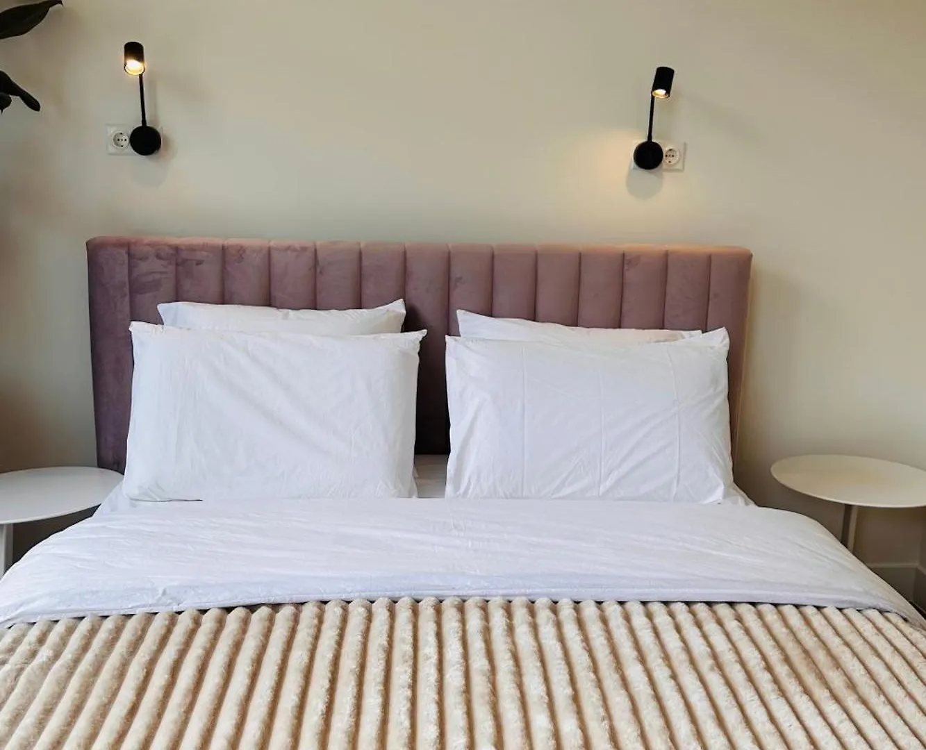Apartment & Double Room In A Restored Rectory-Pastorie, Steps From City Center Utrecht Nizozemsko
