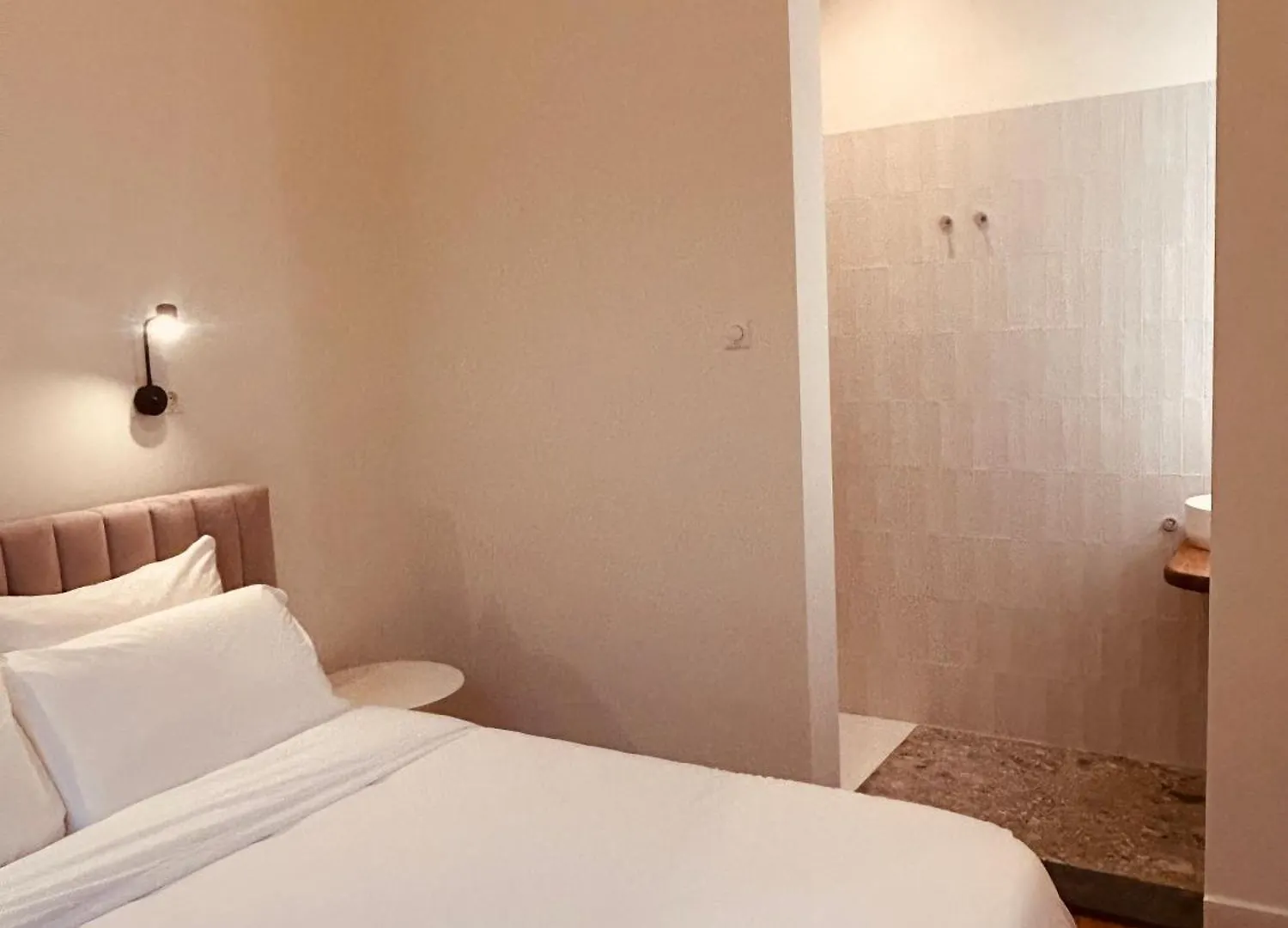 Apartment & Double Room In A Restored Rectory-Pastorie, Steps From City Center Utrecht
