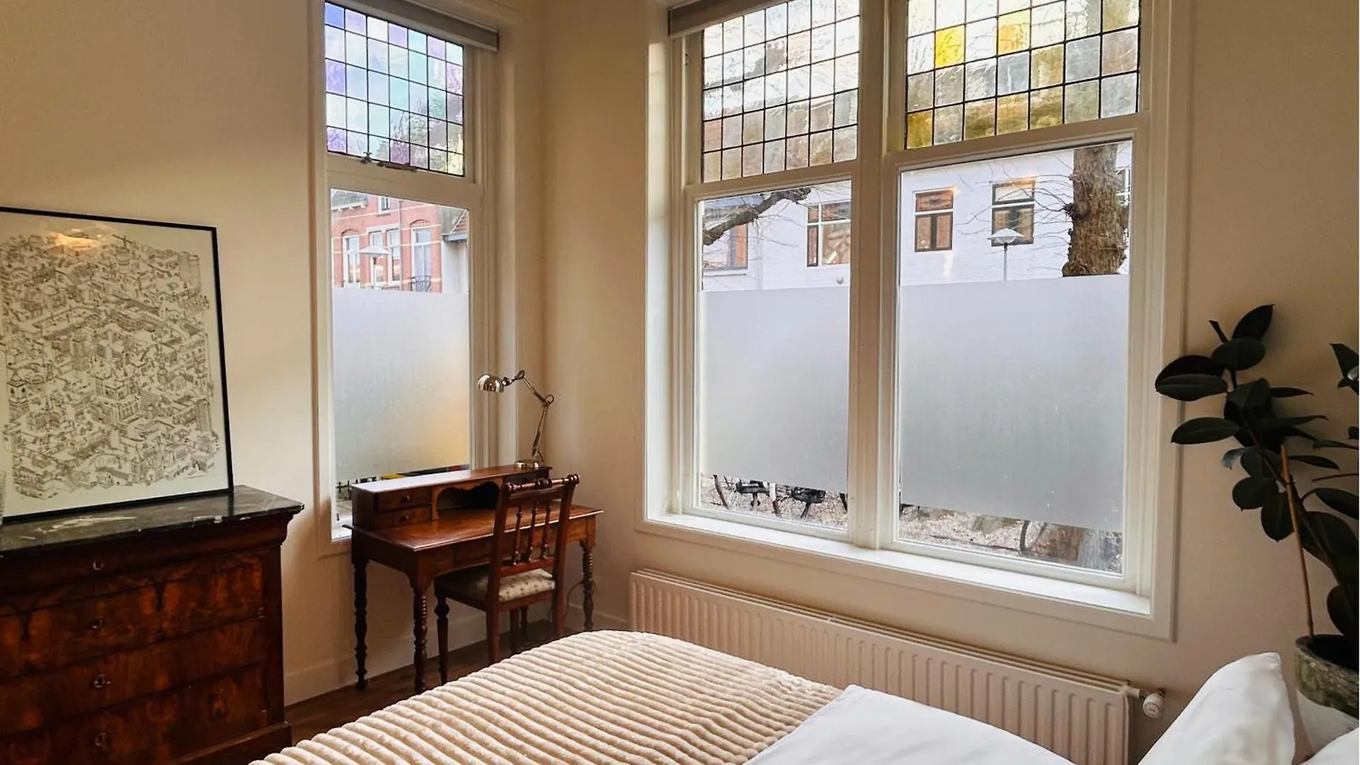 Apartment & Double Room In A Restored Rectory-Pastorie, Steps From City Center Utrecht